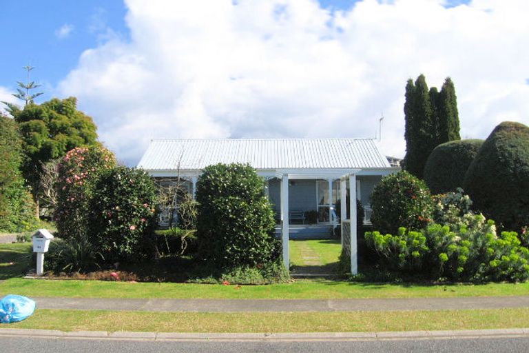 Photo of property in 124 Moana Anu Anu Avenue, Whangamata, 3620