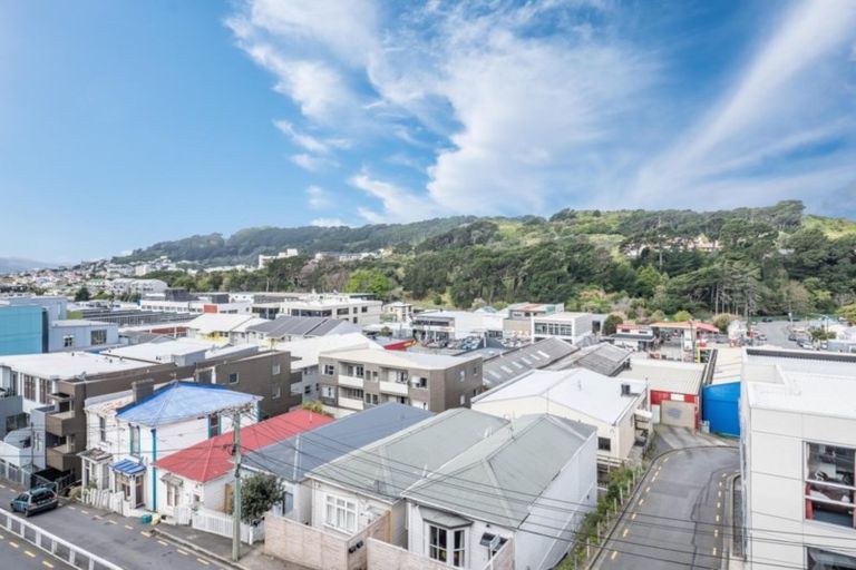 Photo of property in Vespa Apartments, 401/20 Hanson Street, Mount Cook, Wellington, 6021