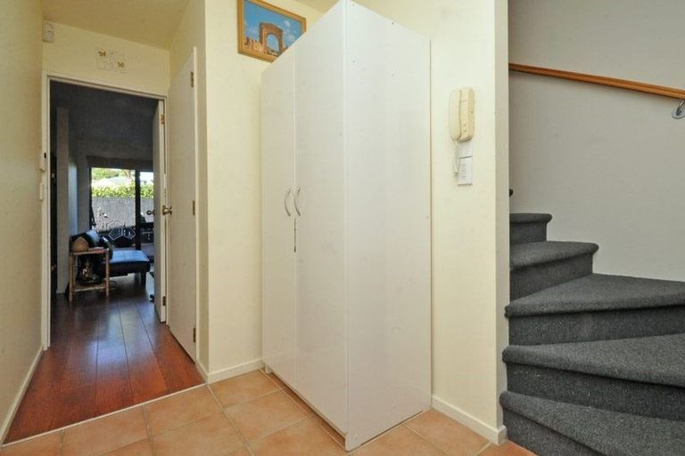 Photo of property in 9/70 Fernhill Way, Oteha, Auckland, 0632