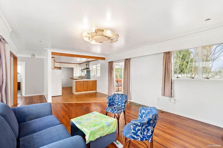 Photo of property in 36 Archibald Road, Kelston, Auckland, 0602