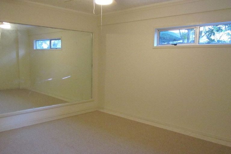 Photo of property in 1/36 Saddleback Rise, Murrays Bay, Auckland, 0630