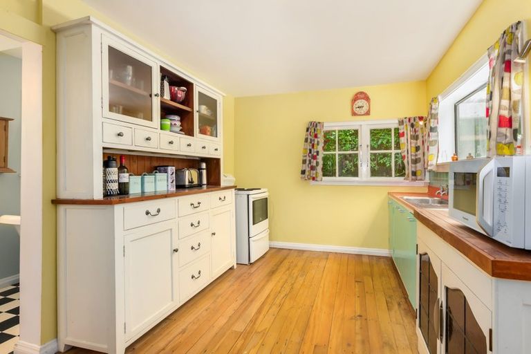 Photo of property in 1/45 Airlie Road, Plimmerton, Porirua, 5026