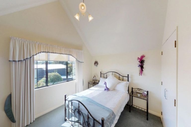 Photo of property in 6 Hillcrest Lane, Levin, 5510