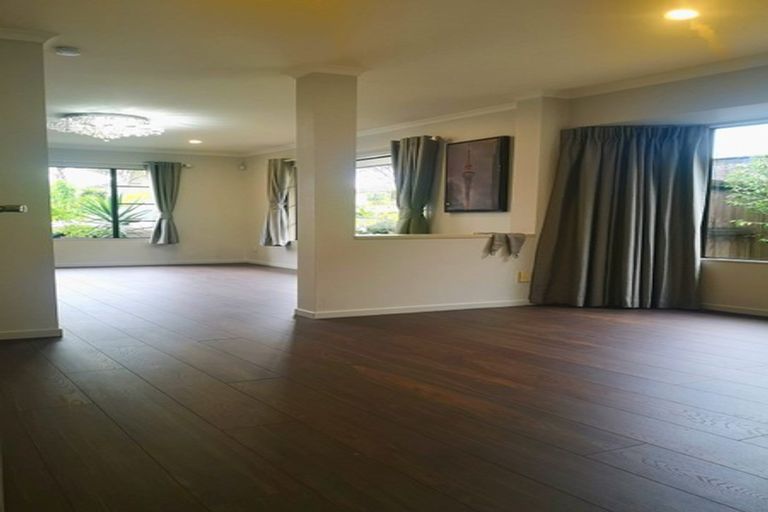 Photo of property in 18 Hampervale Place, Flat Bush, Auckland, 2016