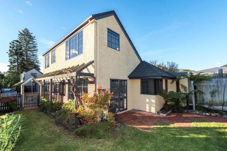 Photo of property in 2/350 Hardy Street, Nelson, 7010