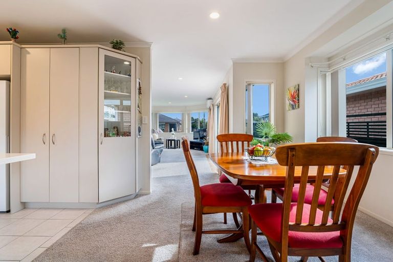 Photo of property in 15 Alice Avenue, Orewa, 0931