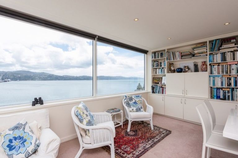 Photo of property in Oriana Apartments, 248 Oriental Parade, Oriental Bay, Wellington, 6011