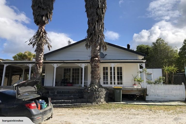 Photo of property in 15 Waitakere Road, Waitakere, Auckland, 0816