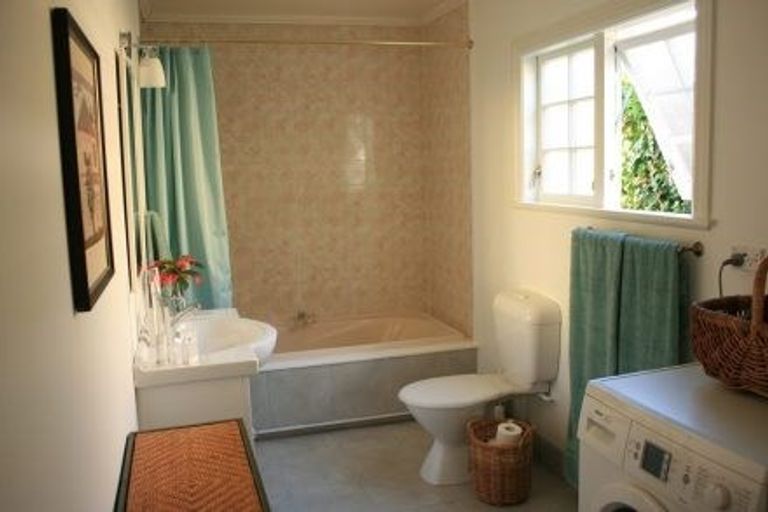 Photo of property in 14 Kauri Street, Eastbourne, Lower Hutt, 5013