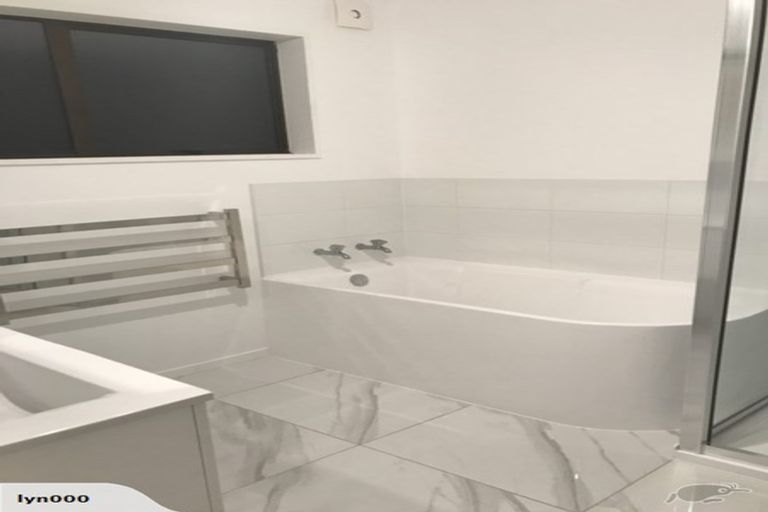 Photo of property in 20 Taupata Street, Redcliffs, Christchurch, 8081