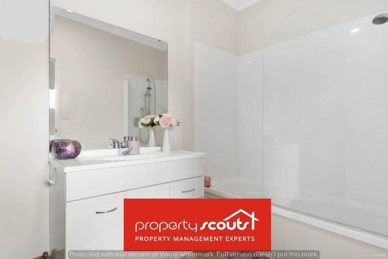 Photo of property in 14 Brashier Circle, Sunnyvale, Auckland, 0612