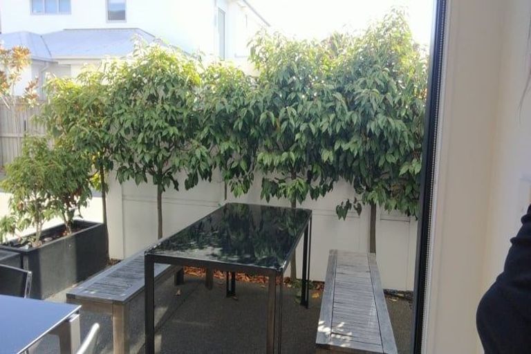 Photo of property in 138b Holly Road, St Albans, Christchurch, 8014