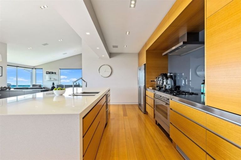 Photo of property in 128 Glenstrae Road, Redcliffs, Christchurch, 8081