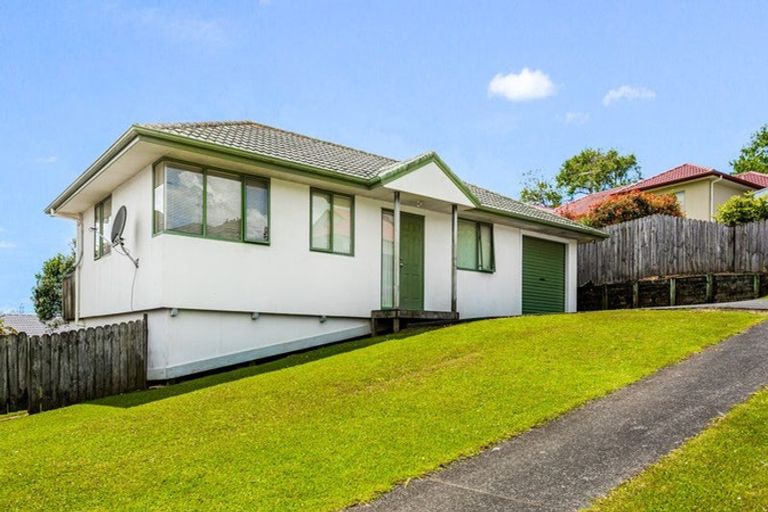 Photo of property in 19 Carling Avenue, Massey, Auckland, 0614