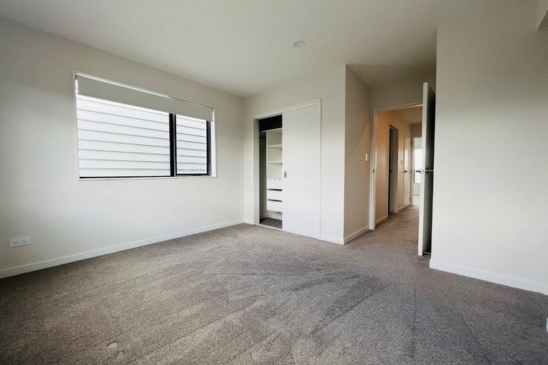 Photo of property in 18 Parahau Road, Papakura, 2110