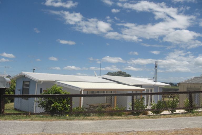 Photo of property in 122 Pukehina Parade, Pukehina, 3189