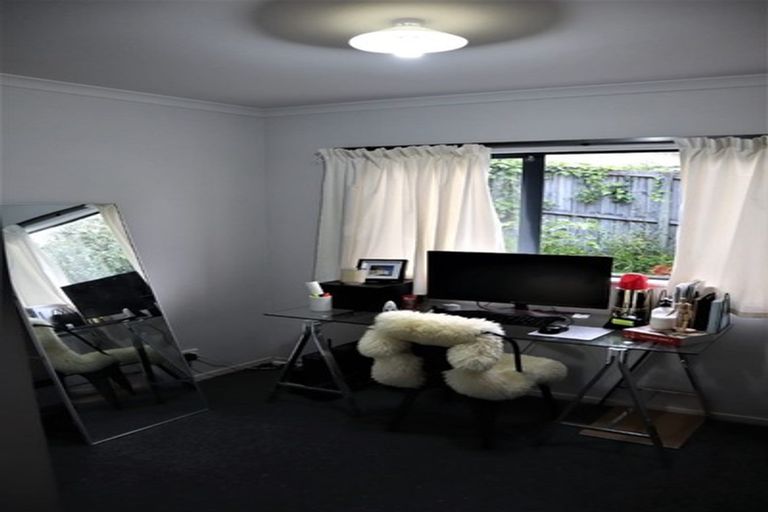 Photo of property in 10 Hinau Street, New Lynn, Auckland, 0600
