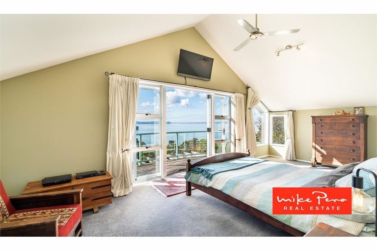 Photo of property in 24 Arama Avenue, Titirangi, Auckland, 0604