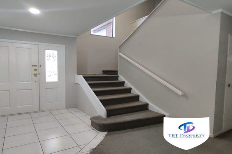 Photo of property in 21 Hakea Place, Totara Heights, Auckland, 2105