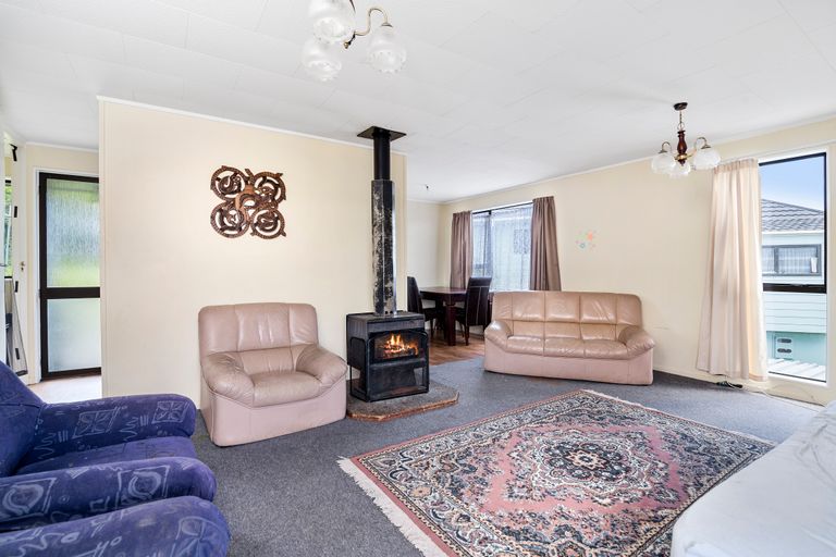 Photo of property in 9 Goldie Street, Pukehangi, Rotorua, 3015