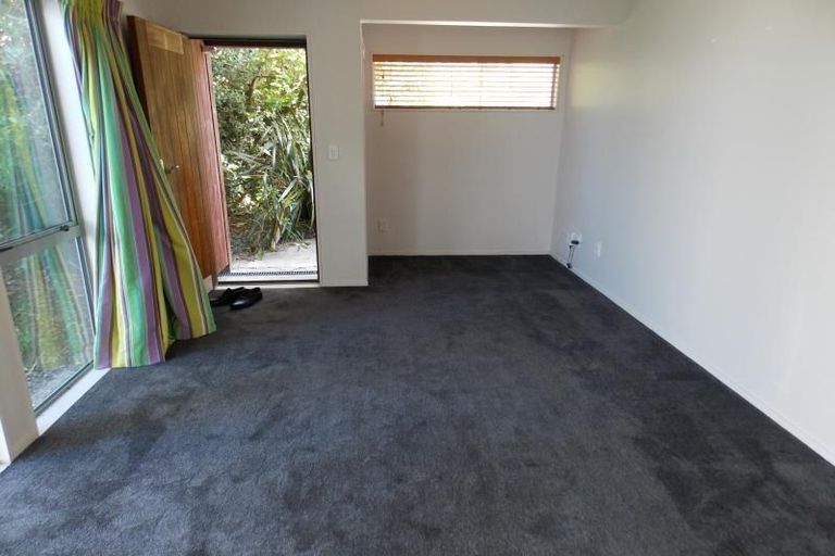 Photo of property in 24 Signallers Grove, Strathmore Park, Wellington, 6022