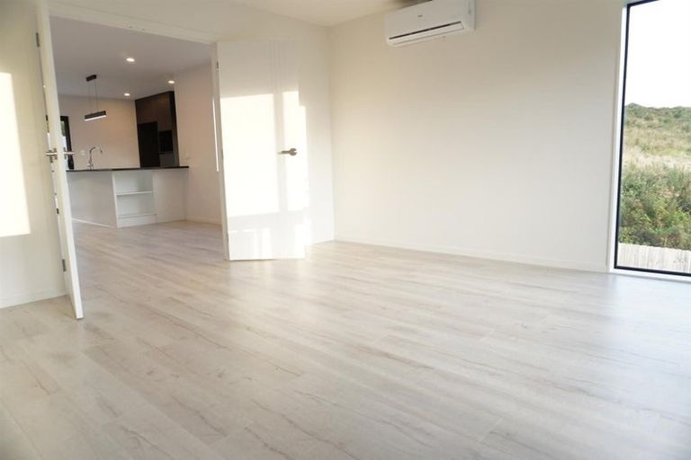 Photo of property in 24a Crestview Rise, Papakura, 2110