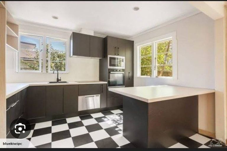 Photo of property in 50 Hebron Road, Waiake, Auckland, 0630