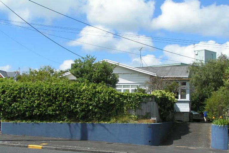 Photo of property in 189 Queen Street, Northcote Point, Auckland, 0627