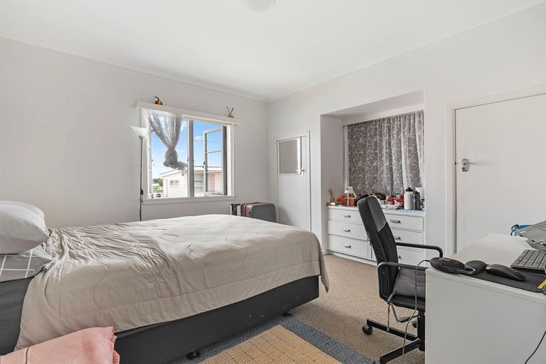 Photo of property in 1/18 Forrest Hill Road, Forrest Hill, Auckland, 0620