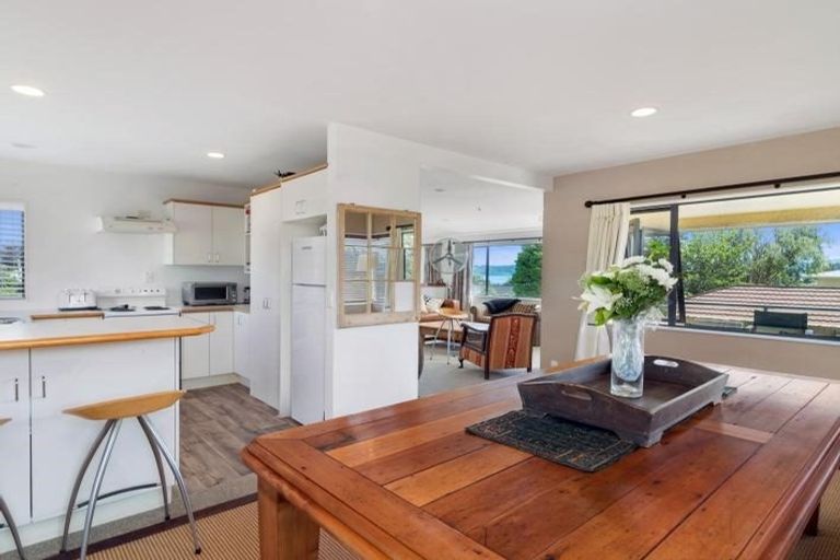 Photo of property in 2/16 Aubrey Crescent, Rainbow Point, Taupo, 3330