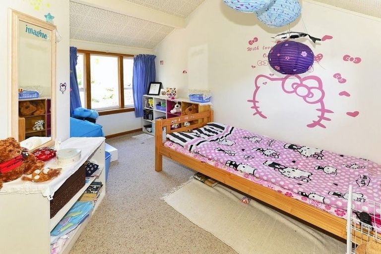 Photo of property in 6 Merton Place, Bryndwr, Christchurch, 8053