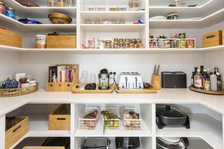 Photo of property in 27 Salisbury Crescent, Wallaceville, Upper Hutt, 5018