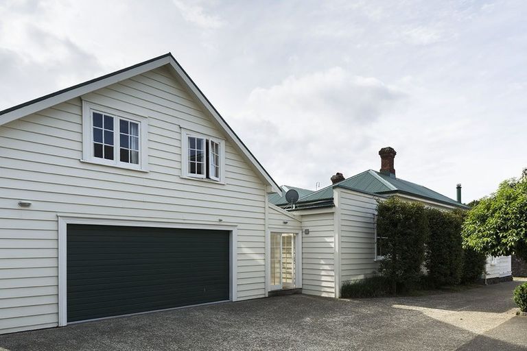 Photo of property in 32 Bellevue Road, Mount Eden, Auckland, 1024