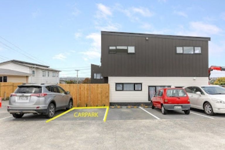 Photo of property in 1/8 Hepburn Road, Glendene, Auckland, 0602