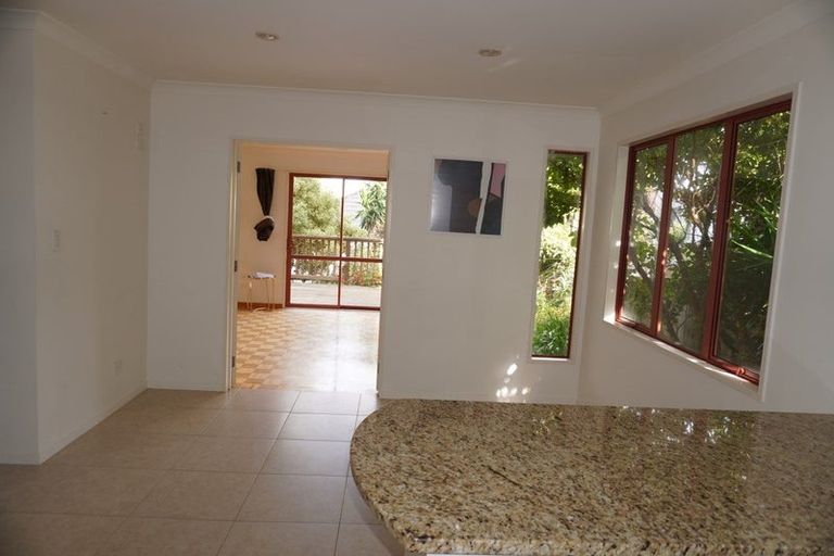 Photo of property in 2/72 Heathcote Road, Castor Bay, Auckland, 0620