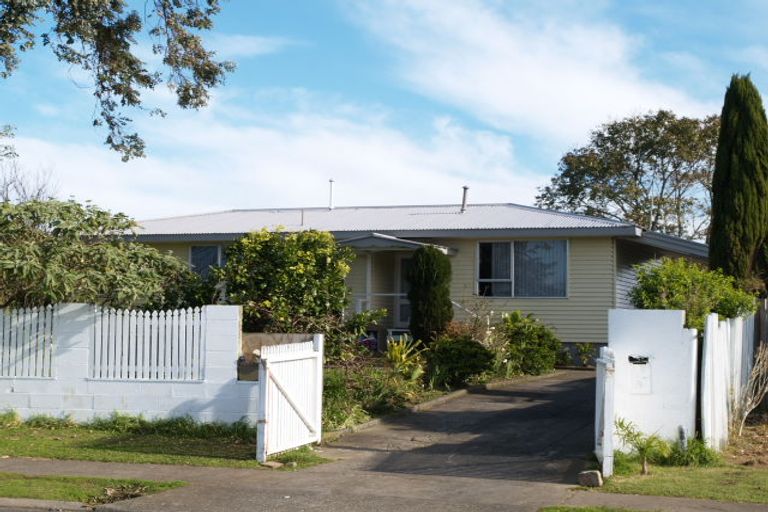 Photo of property in 34 Cottingham Crescent, Mangere East, Auckland, 2024