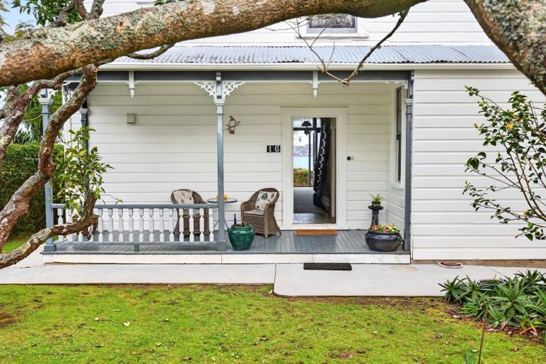 Photo of property in 16 Jubilee Avenue, Devonport, Auckland, 0624