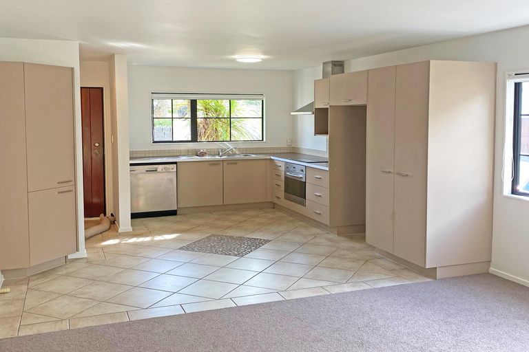 Photo of property in 8/41 The Avenue, Albany, Auckland, 0632