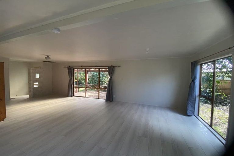 Photo of property in 7 Adel Place, Weymouth, Auckland, 2103