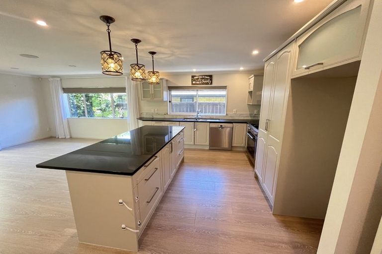 Photo of property in 3 Pohutukawa Place, Karaka, Papakura, 2113