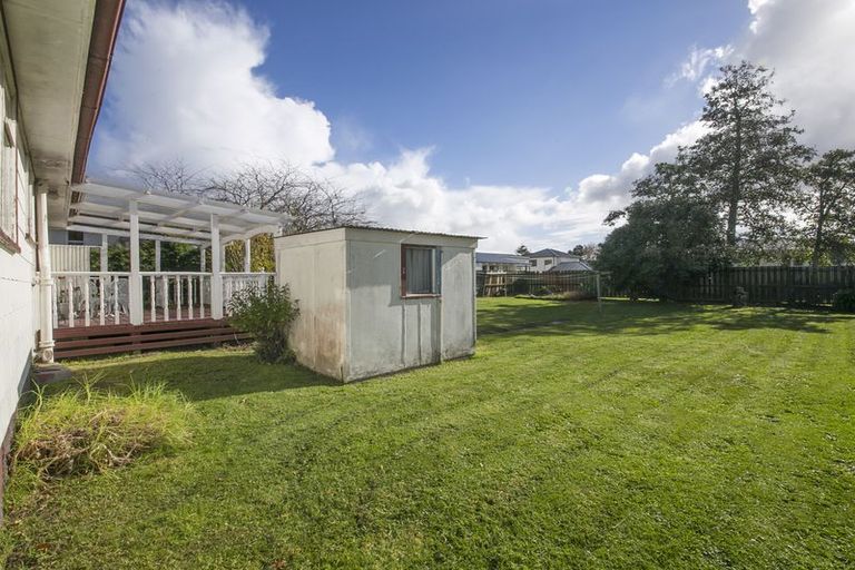 Photo of property in 202 Beach Haven Road, Beach Haven, Auckland, 0626