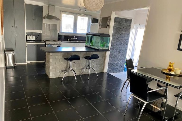 Photo of property in 17 Taurus Crescent, Beach Haven, Auckland, 0626