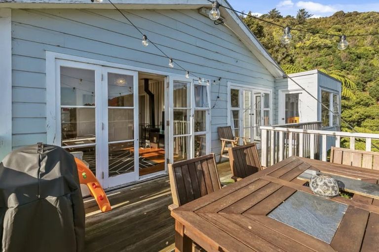 Photo of property in 24 Woodvale Grove, Fairfield, Lower Hutt, 5011