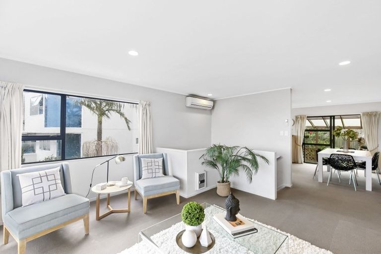 Photo of property in 4/8 City View Terrace, Birkenhead, Auckland, 0626