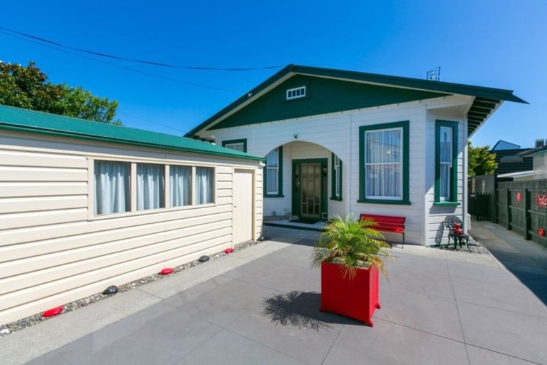Photo of property in 121 Lemon Street, New Plymouth, 4312