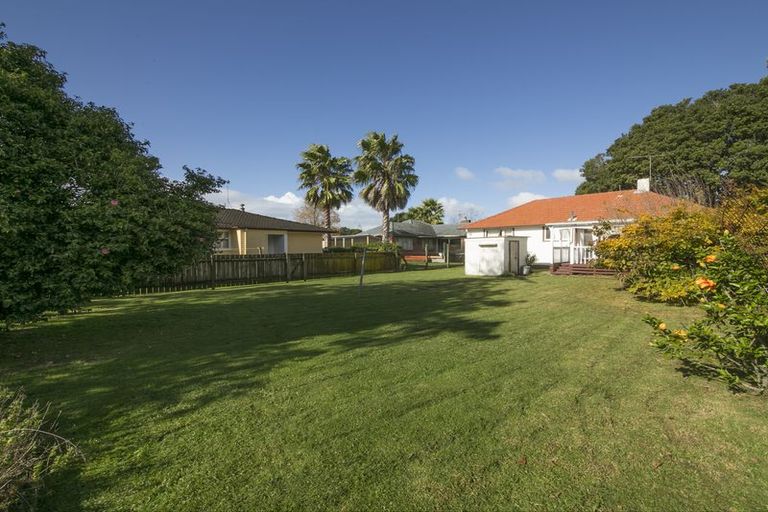 Photo of property in 202 Beach Haven Road, Beach Haven, Auckland, 0626