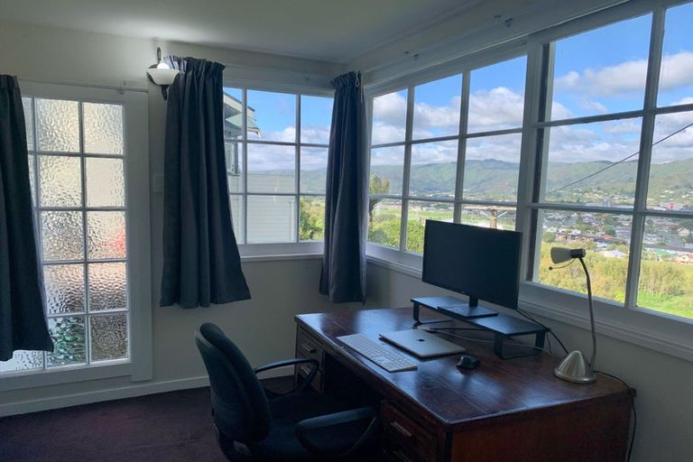 Photo of property in 29 Tirohanga Road, Tirohanga, Lower Hutt, 5010