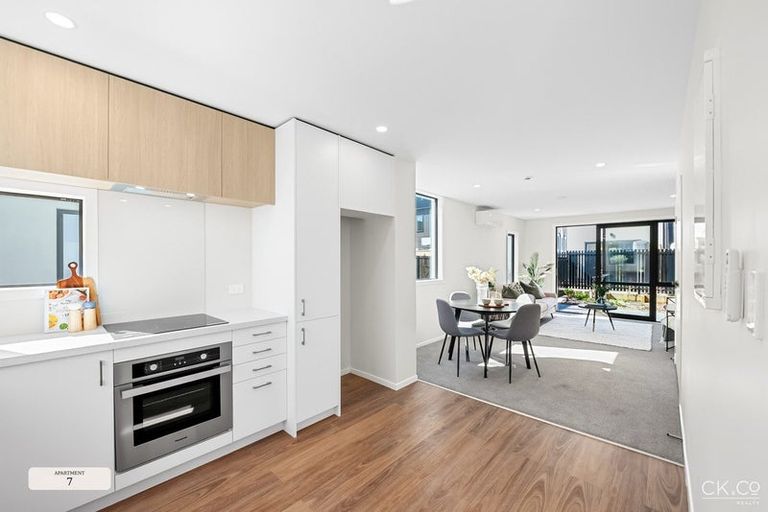 Photo of property in 130 Cambridge Terrace, Fairfield, Lower Hutt, 5011