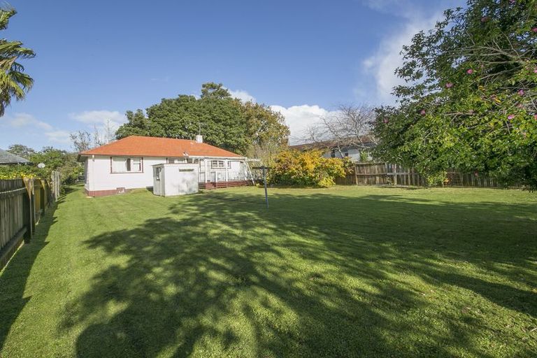 Photo of property in 202 Beach Haven Road, Beach Haven, Auckland, 0626