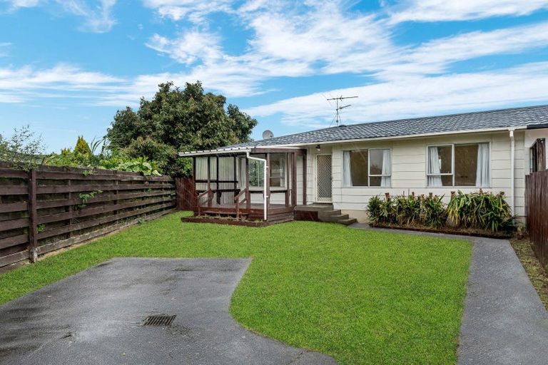 Photo of property in 1/29 Kindergarten Drive, Conifer Grove, Takanini, 2112